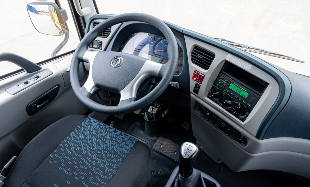 Vô lăng xe tải B180