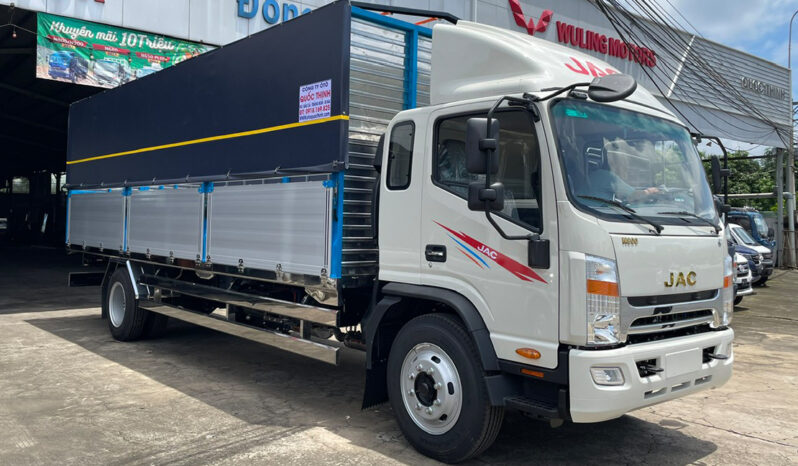 
								XE TẢI JAC N900 TẢI 9T1 THÙNG 7M full									