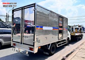 XE TẢI ISUZU QKR210 THÙNG KÍN