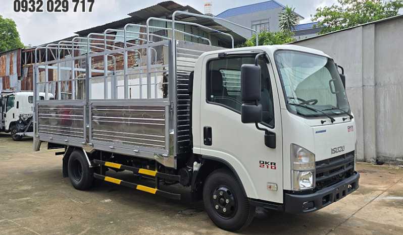 
								XE TẢI ISUZU QKR210 THÙNG MUI BẠT BỬNG NÂNG full									