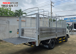 
										XE TẢI ISUZU QKR210 THÙNG MUI BẠT BỬNG NÂNG full									