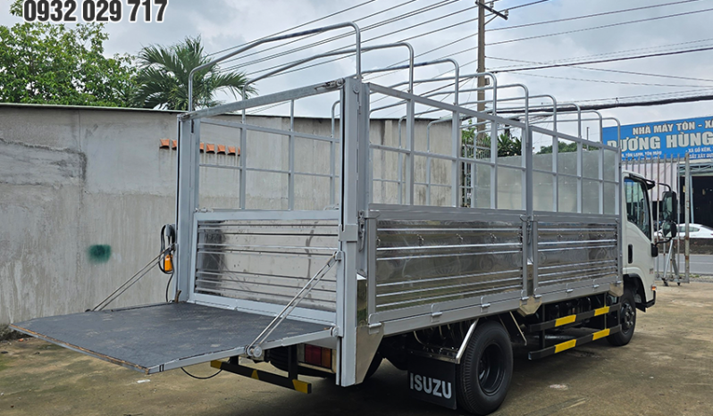 
								XE TẢI ISUZU QKR210 THÙNG MUI BẠT BỬNG NÂNG full									