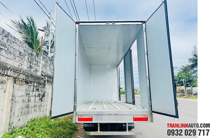 
								XE TẢI TERA245SL THÙNG KÍN PALLET CHỞ CẤU KIỆN ĐIỆN TỬ full									