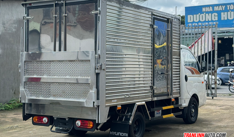 
								XE TẢI HYUNDAI H150 E5 THÙNG KÍN BỬNG NÂNG full									