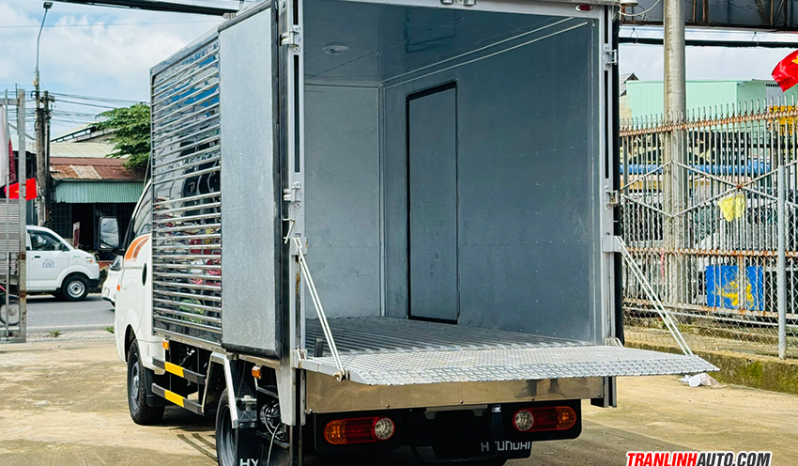 
								XE TẢI HYUNDAI H150 E5 THÙNG KÍN BỬNG NÂNG full									