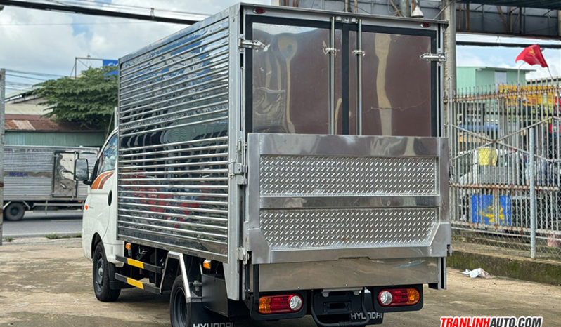 
								XE TẢI HYUNDAI H150 E5 THÙNG KÍN BỬNG NÂNG full									