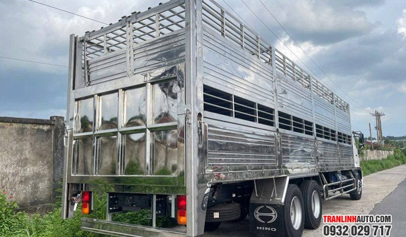 XE TẢI HINO FL8JW8A 15 TẤN THÙNG CHỞ GIA SÚC 9.4M