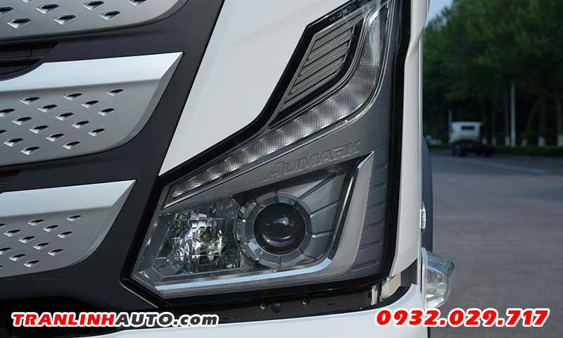 Đèn halogen thiết kế dạng mắt chim đại bàng