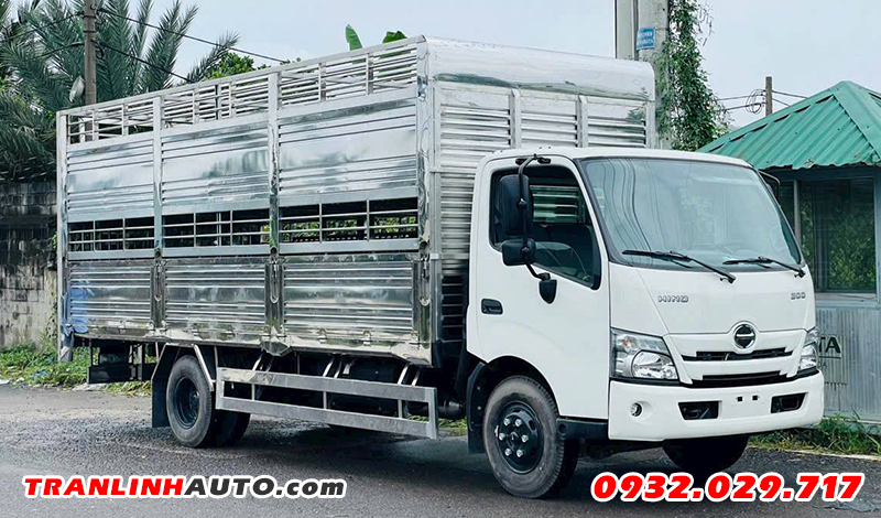 Hino Xzu730 thùng chở gia súc